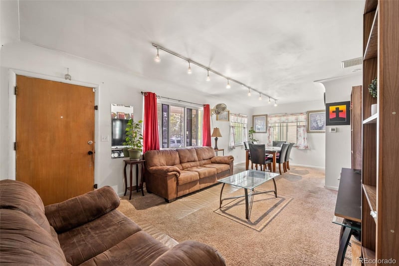 2351 Jamaica St, Aurora, CO 80010