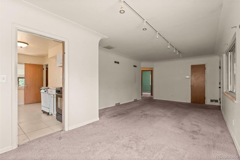 2351 Jamaica St, Aurora, CO 80010