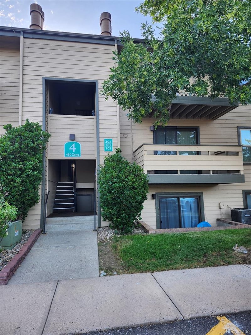 430 Zang St #202, Lakewood, CO 80228