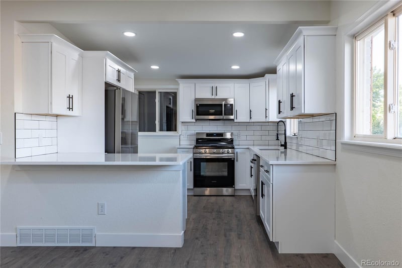 8701 Mcelwain Blvd, Denver, CO 80229