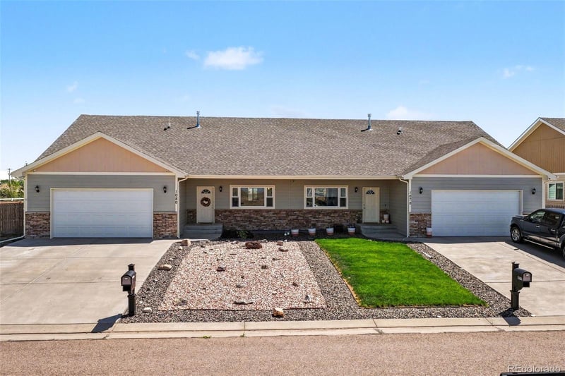 1080 Viewridge Rd, Bennett, CO 80102