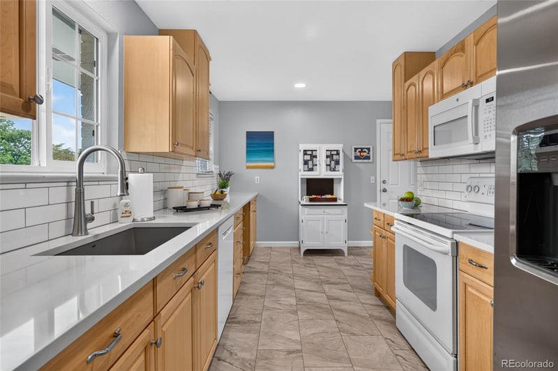 7650 S Kit Carson Dr, Centennial, CO 80122