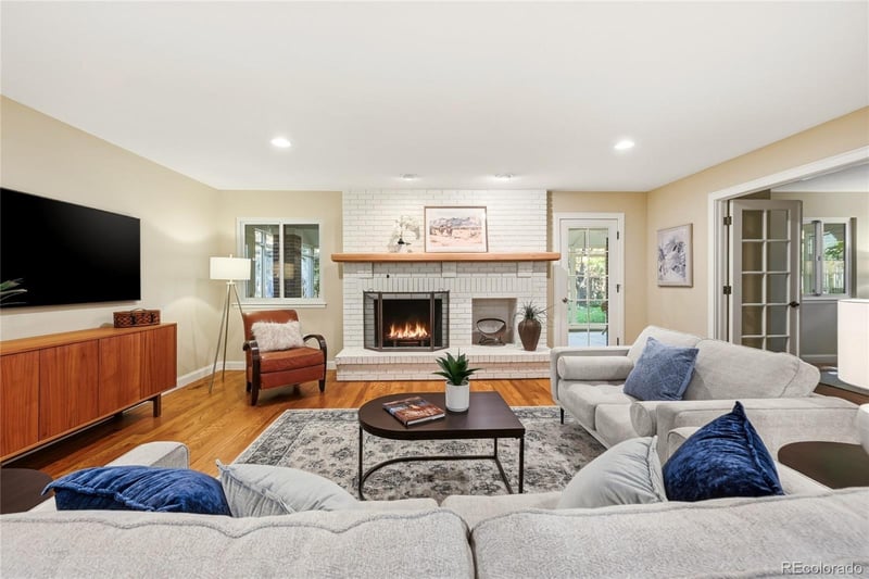 3056 E Hinsdale Ave, Centennial, CO 80122