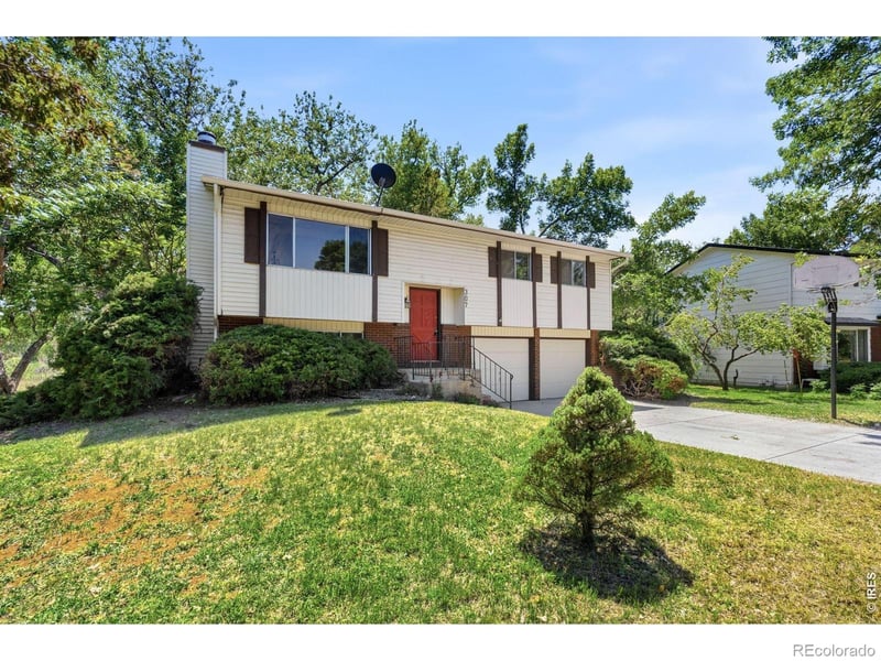 307 Bluebird Ct, Fort Collins, CO 80526