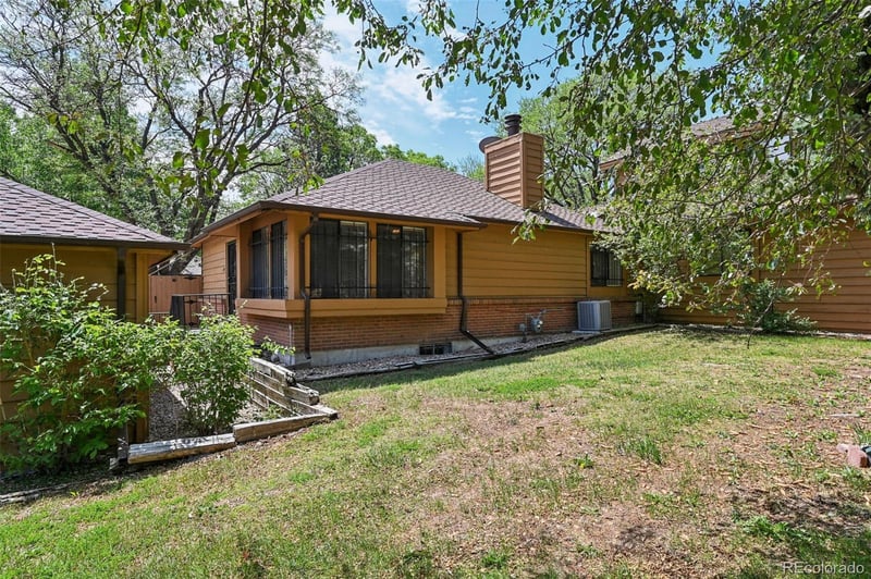 82 S Eagle Cir, Aurora, CO 80012
