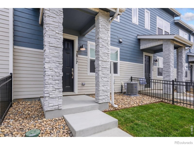 2817 Bear Springs Cir, Longmont, CO 80503