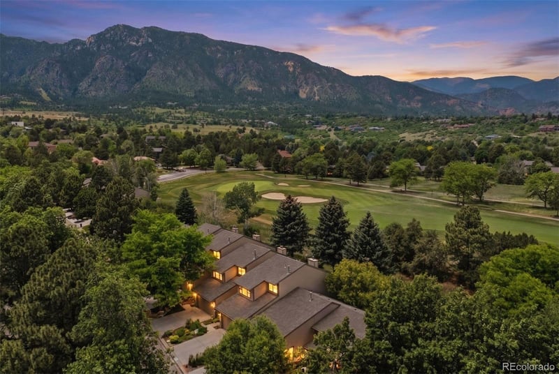 28 Woodbridge Dr, Colorado Springs, CO 80906