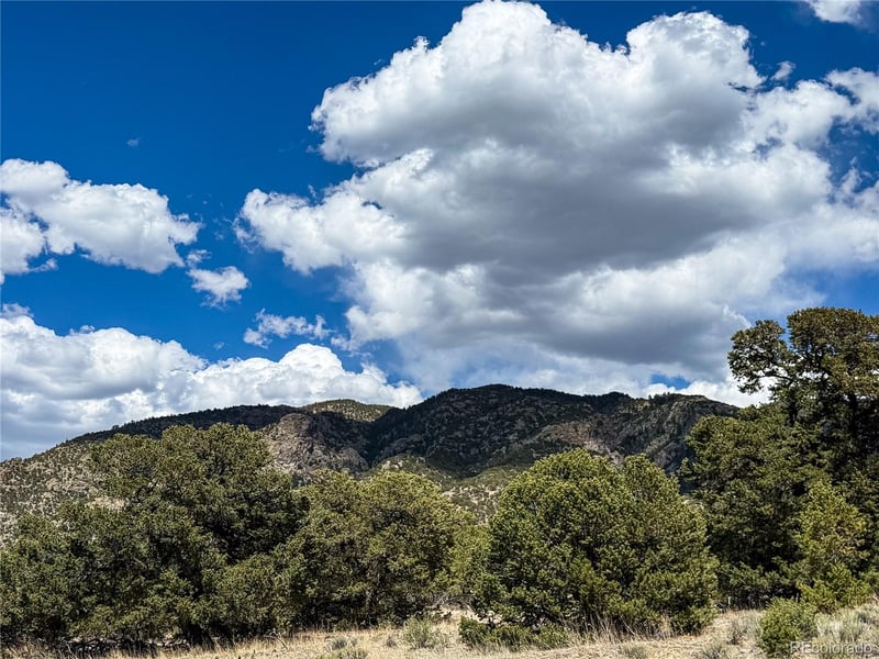 107 Crosstimber Ln, Mosca, CO 81146