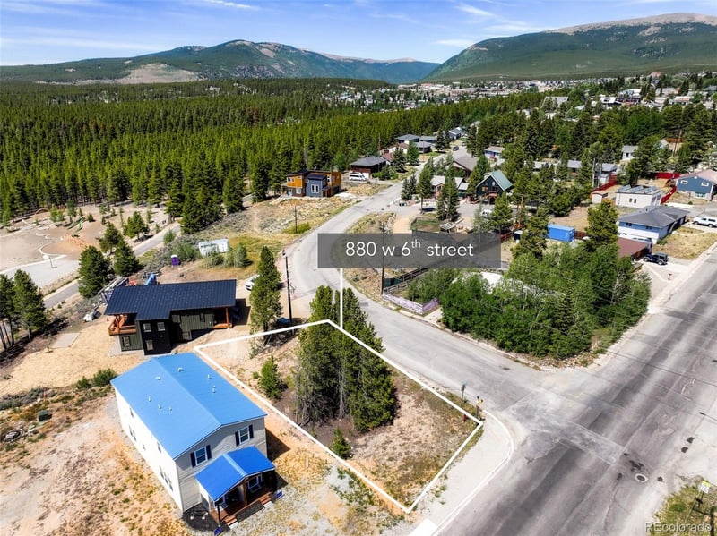880 6th St, Leadville, CO 80461