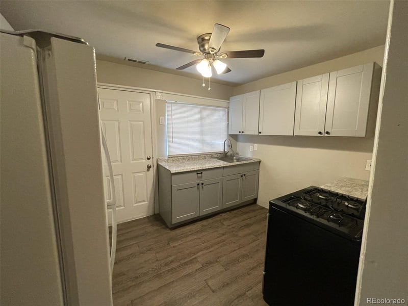 372 Stuart St, Denver, CO 80219