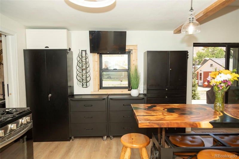 112 1st St, Creede, CO 81130
