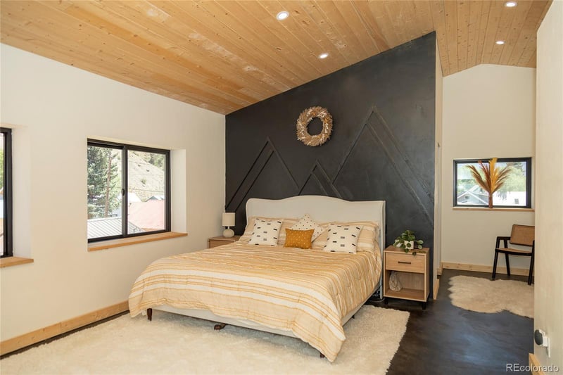 112 1st St, Creede, CO 81130