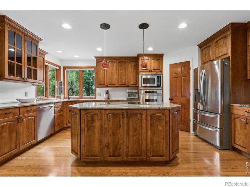 6852 Peppertree Dr, Niwot, CO 80503
