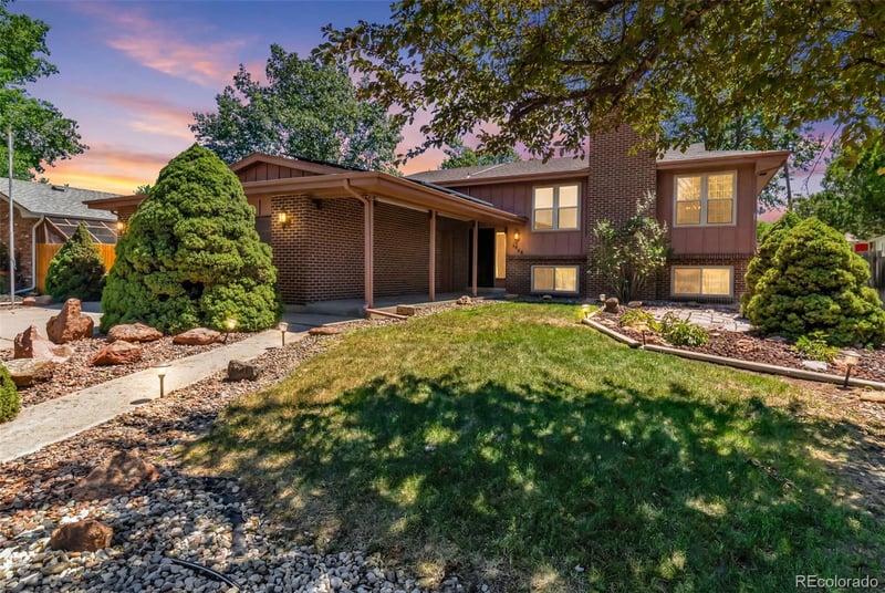 1260 Moline St, Aurora, CO 80012