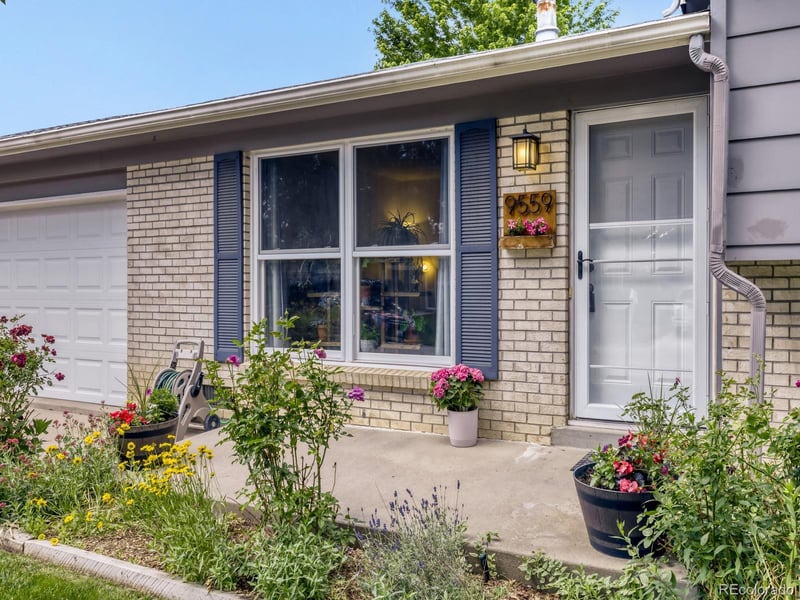 9559 W Eureka Pl, Lakewood, CO 80227