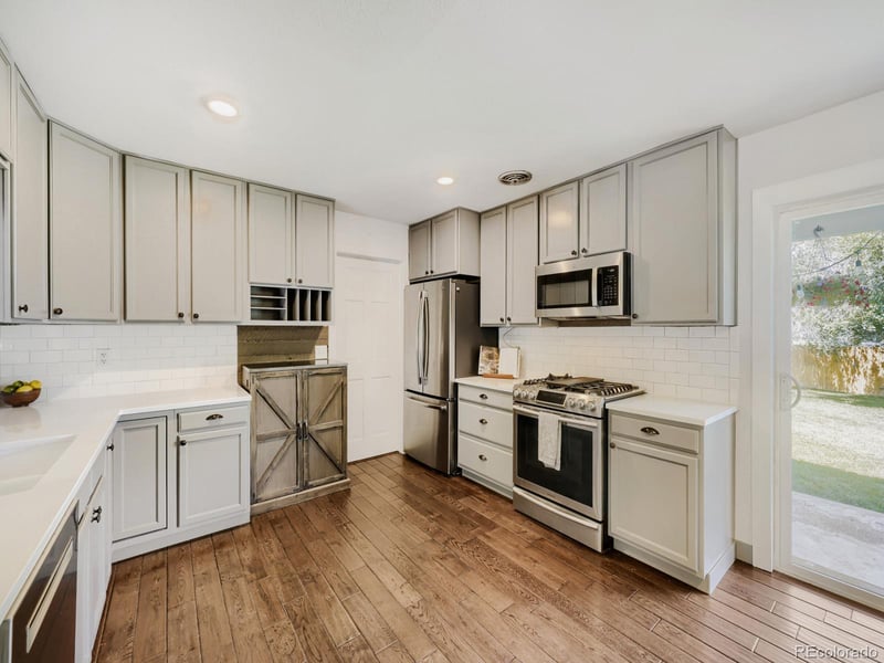 9559 W Eureka Pl, Lakewood, CO 80227