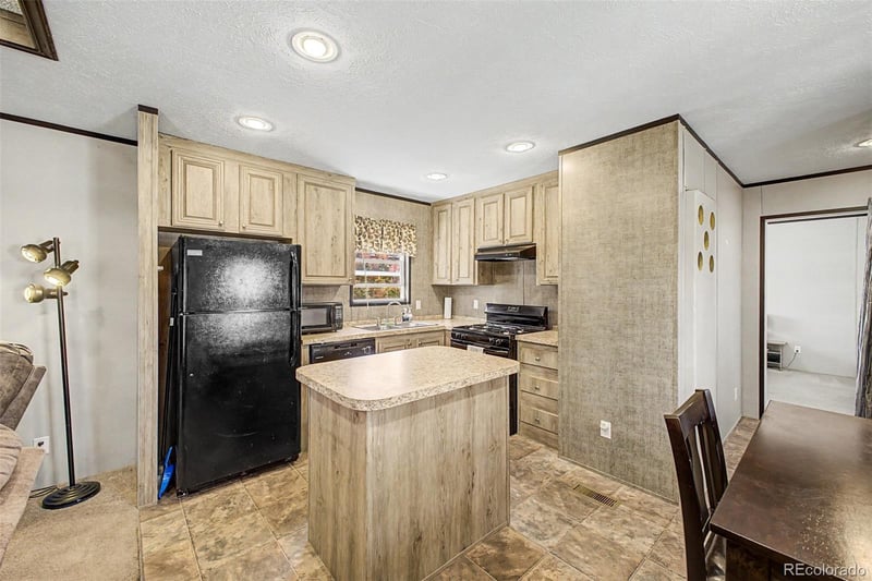 8201 S Santa Fe Dr Lot 184, Littleton, CO 80120
