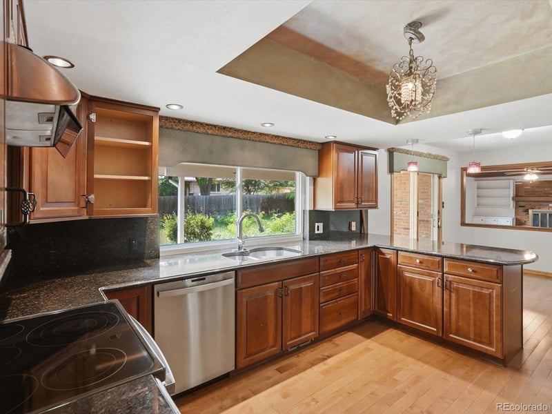 7008 Nova Dr, Littleton, CO 80128