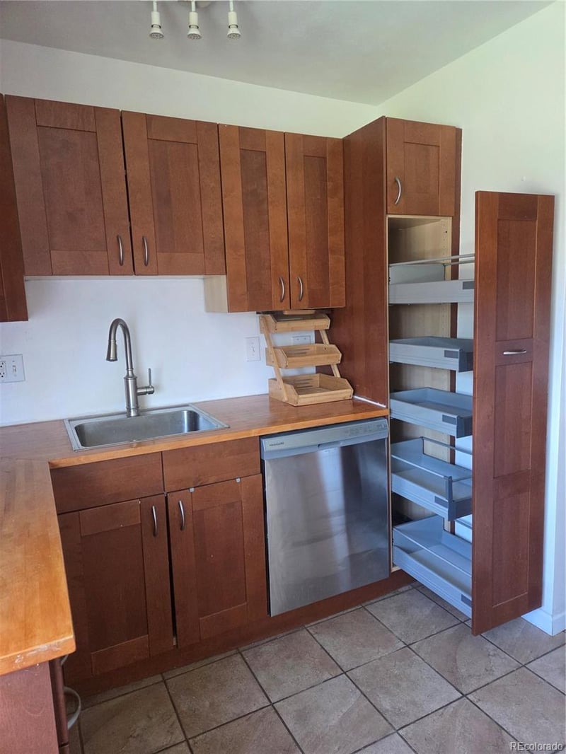 3420 96th Ave, Westminster, CO 80031