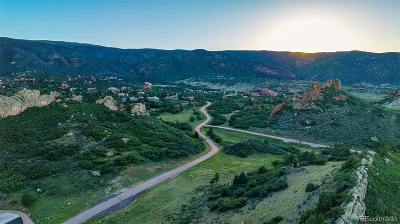 5814 Country Club Dr, Larkspur, CO 80118