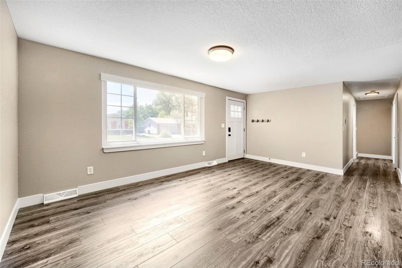 3178 S Dayton Ct, Denver, CO 80231