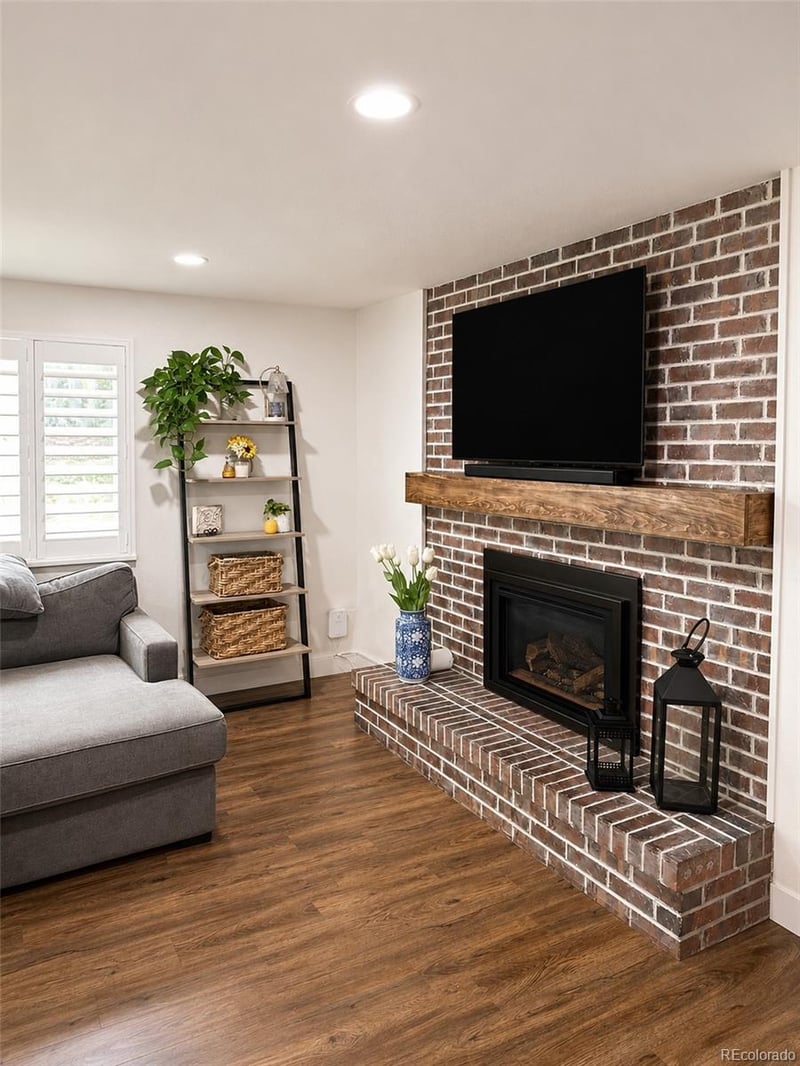 8308 72nd Ave, Arvada, CO 80005