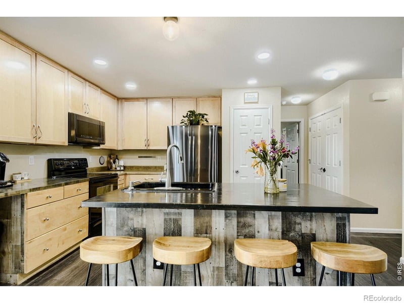 260 Lonewolf Dr, Brighton, CO 80603