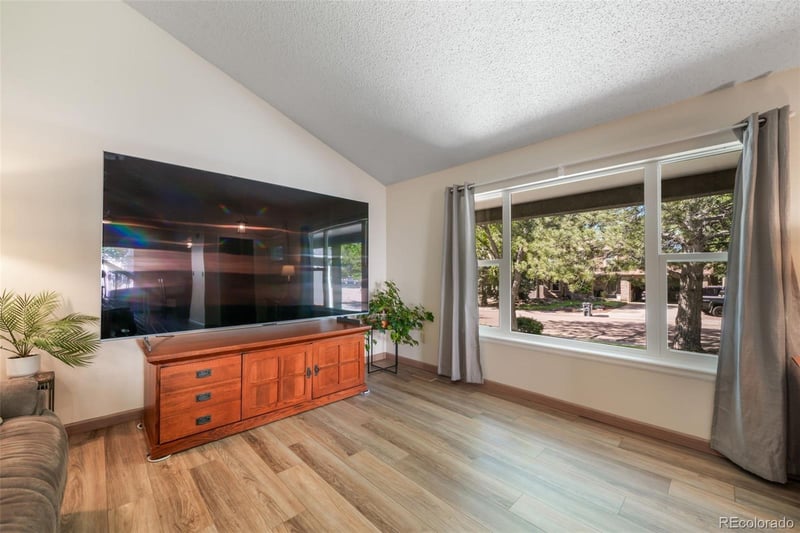 380 Winter Park Ln, Colorado Springs, CO 80919