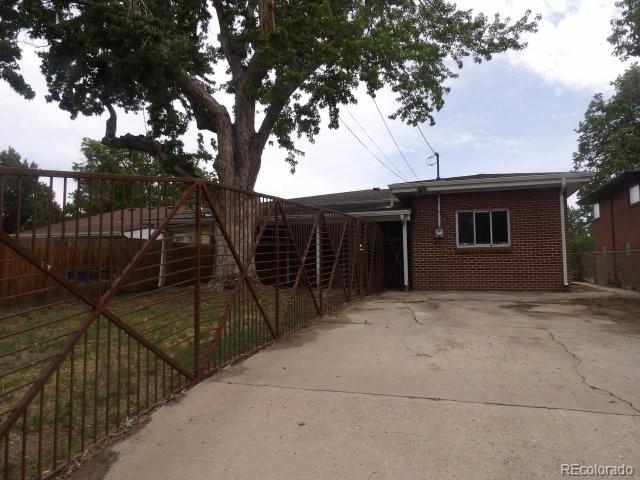 3015 Quebec St, Denver, CO 80207