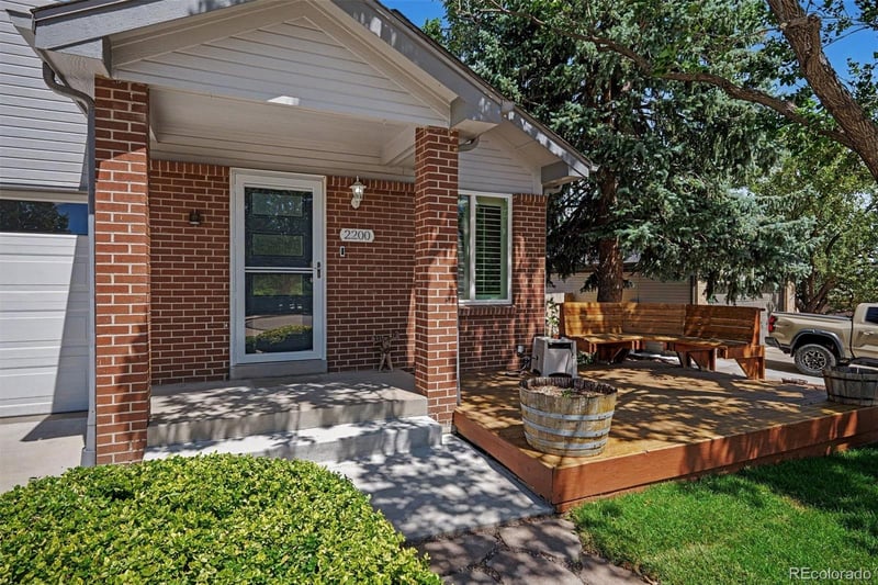 2200 S Eldridge Ct, Lakewood, CO 80228