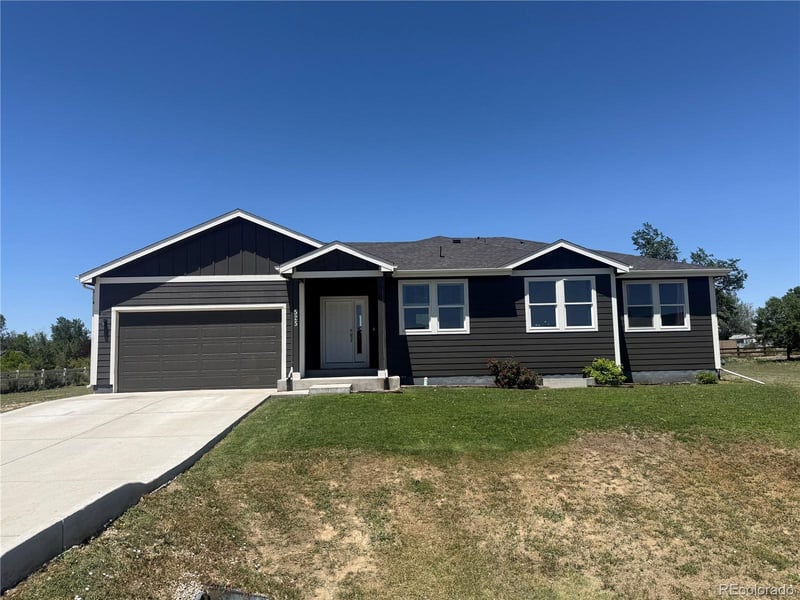 525 Foxtail Dr, Hudson, CO 80642