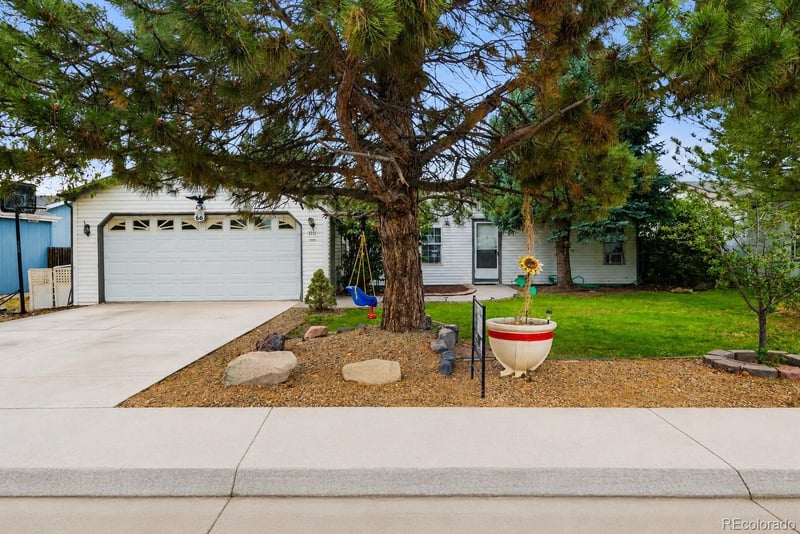 1111 Stage Dr, Fort Lupton, CO 80621