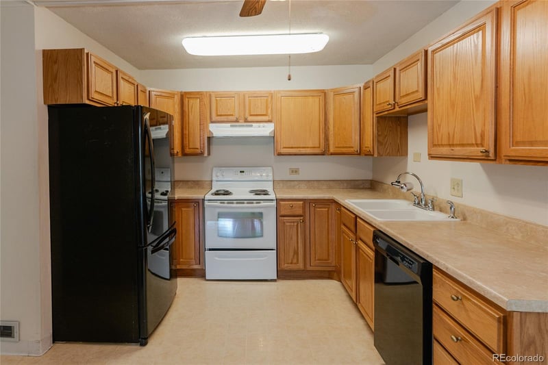 700 Alton Way #10B, Denver, CO 80247