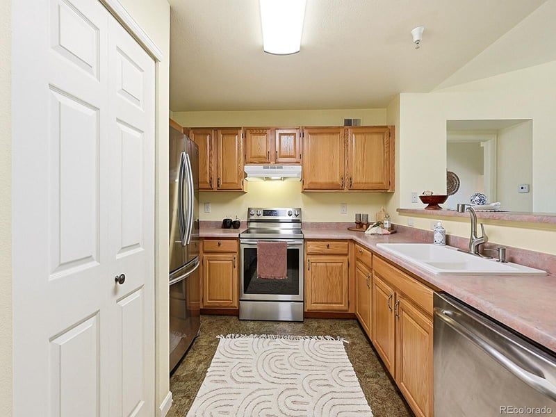 5667 S Urban St #304, Littleton, CO 80127