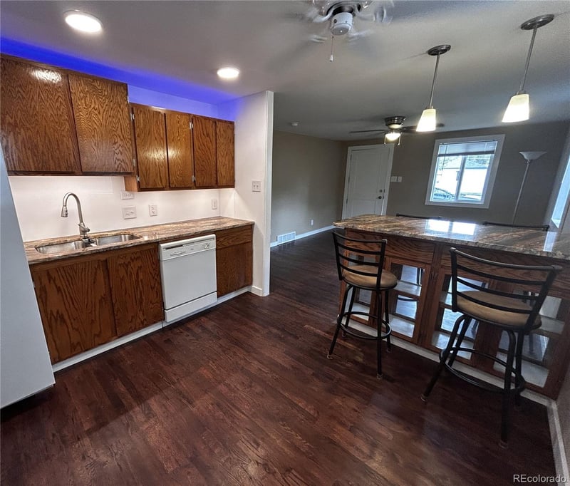 6915 55th Pl, Arvada, CO 80002