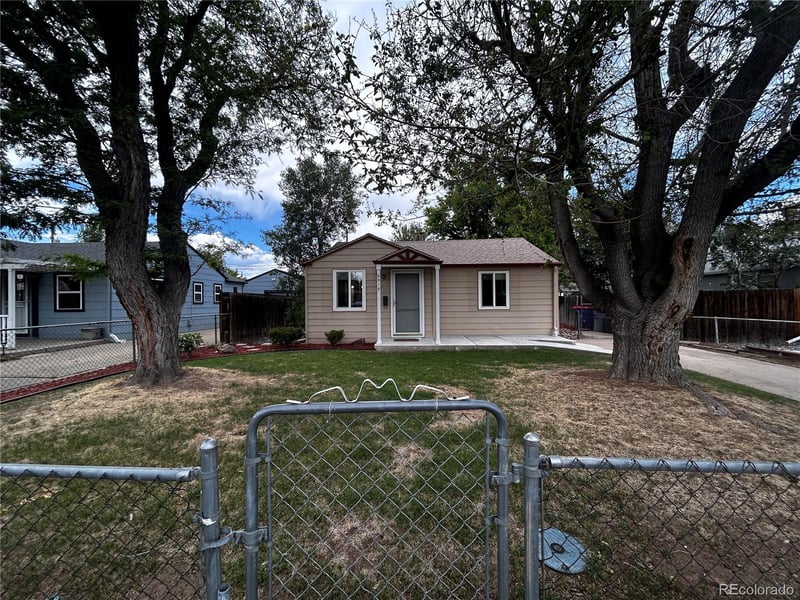 6915 55th Pl, Arvada, CO 80002