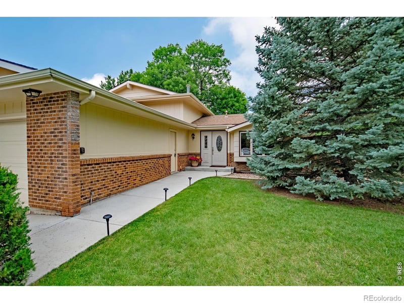 809 Ridgecrest Rd, Fort Collins, CO 80524