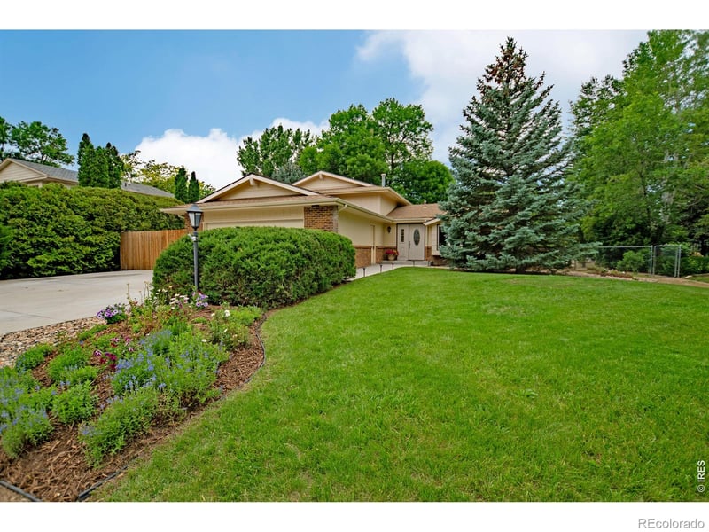 809 Ridgecrest Rd, Fort Collins, CO 80524