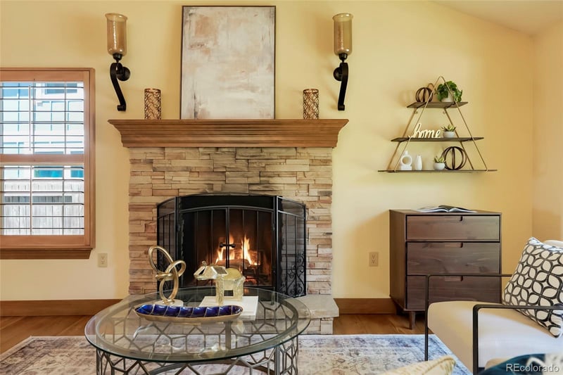 2550 W Long Cir, Littleton, CO 80120