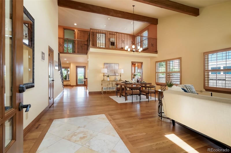 2550 W Long Cir, Littleton, CO 80120