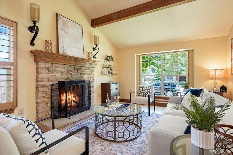 2550 W Long Cir, Littleton, CO 80120