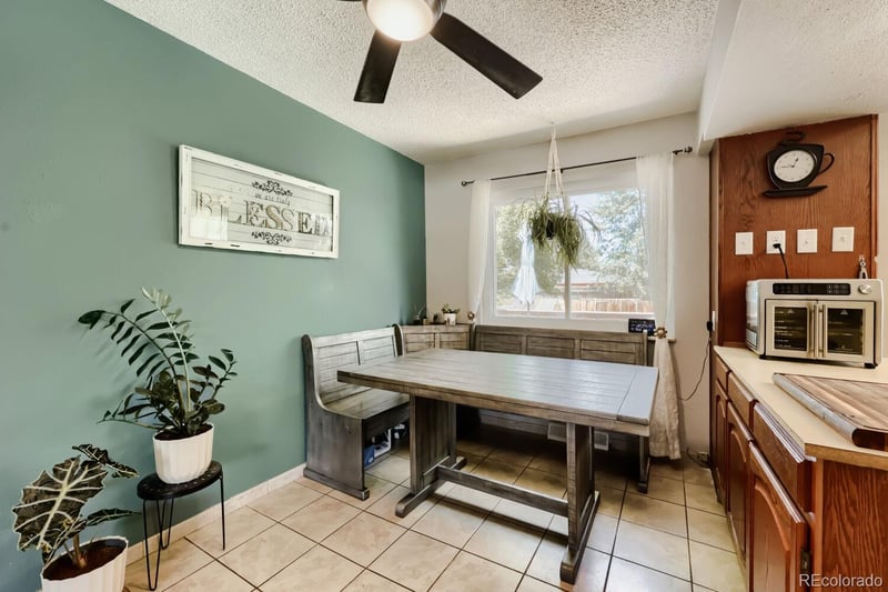 4 Seattle Ln, Longmont, CO 80501