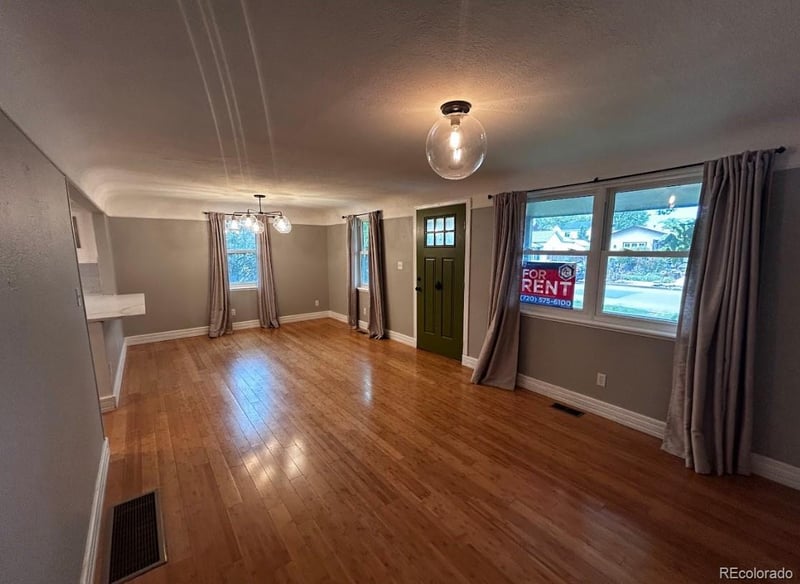 2820 S Acoma St, Englewood, CO 80110