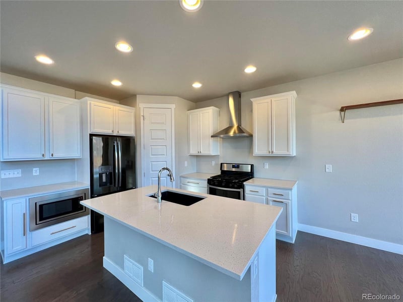 6833 Decatur St, Denver, CO 80221