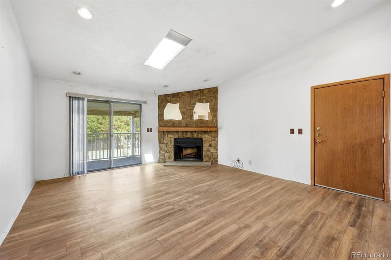 907 Yampa St #208, Aurora, CO 80017