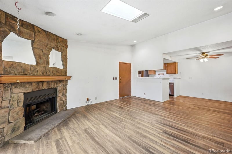 907 Yampa St #208, Aurora, CO 80017