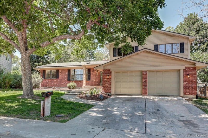811 Newcombe Way, Lakewood, CO 80226