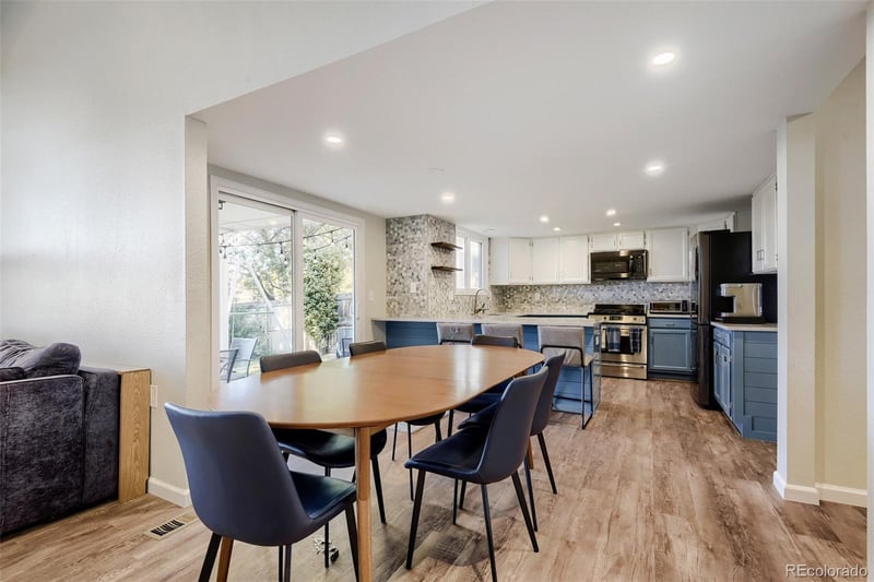 1435 Irish Ln, Littleton, CO 80122