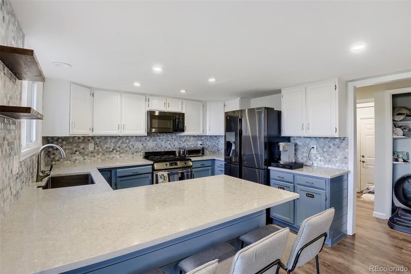1435 Irish Ln, Littleton, CO 80122