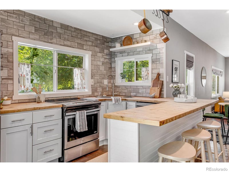204 Jefferson Ave, Loveland, CO 80537